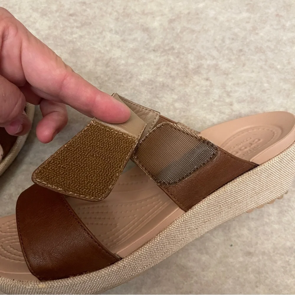 CROCS A-Leigh Brown Leather 2 Strap Canvas Wedge Comfort Sandals Women’s size 7